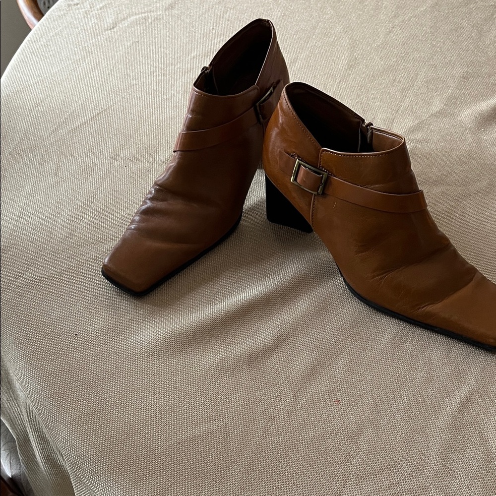 Elegant Tan Heeled Boots for Women